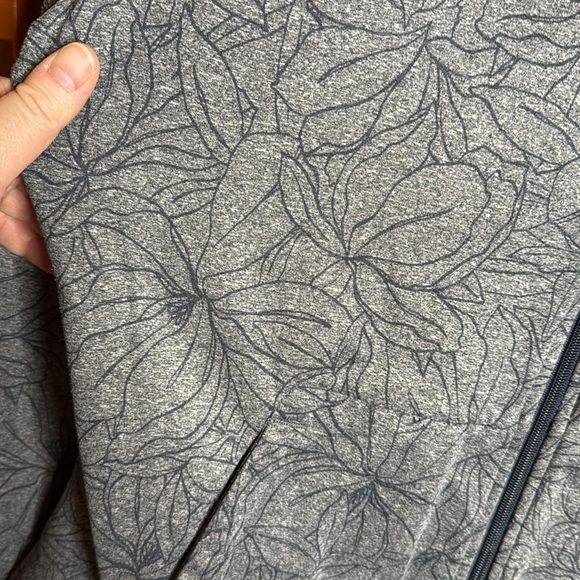 Free2B Gray Floral Fleece Lined Hooded Jacket w/ Thumbholes Size XL - Picture 2 of 12